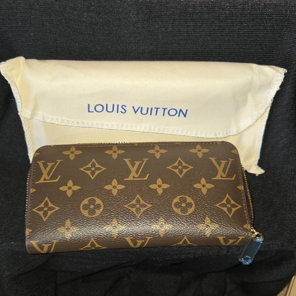 Louis Vuitton Tan Wallet - Picture 8 of 11